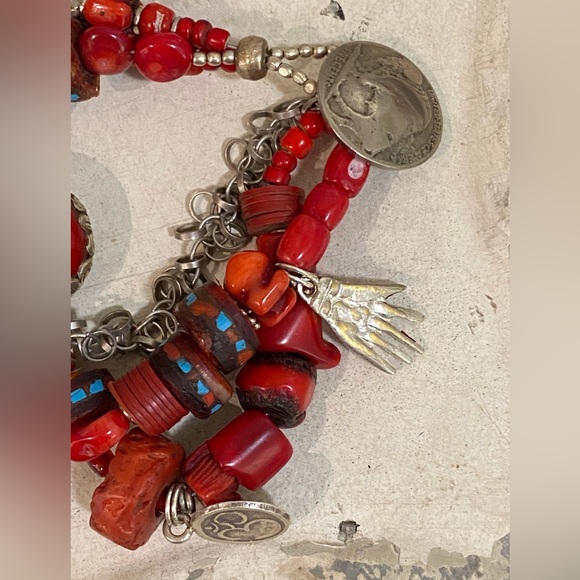 Coral Bracelet - Picture 2 of 9